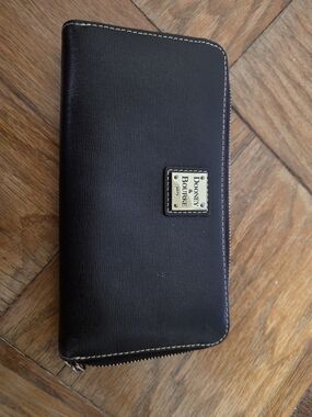 Dooney & Bourke Brown Leather Zip Wallet with Contrast Stitching